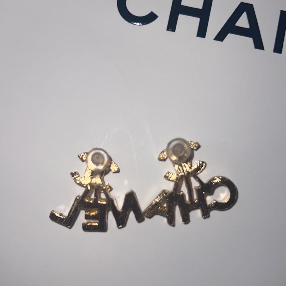Cute earrings. - Picture 2 of 2